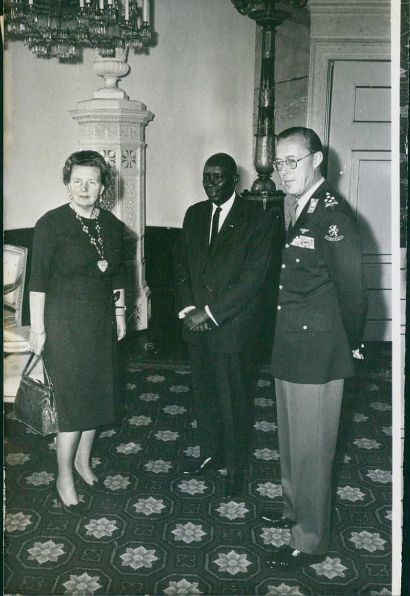 King Mwamboetsa VI, Queen Juliana and Prince Bernhard. - Vintage Photograph