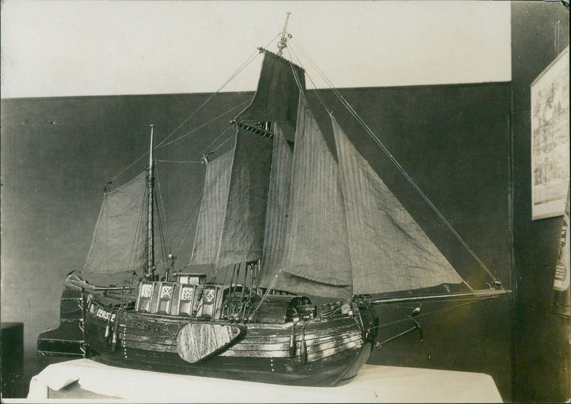 Scale model of a sloop "Willem de Eerste" - Vintage Photograph