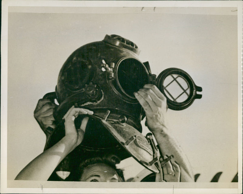 Deep sea diving helmet - Vintage Photograph