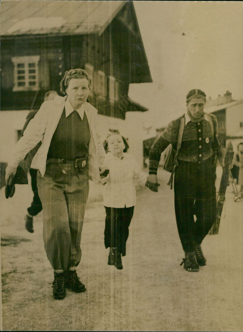 Queen Juliana takes Princess Margriet skiing - Vintage Photograph