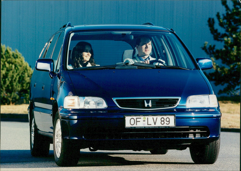 Honda Shuttle 1998 - Vintage Photograph