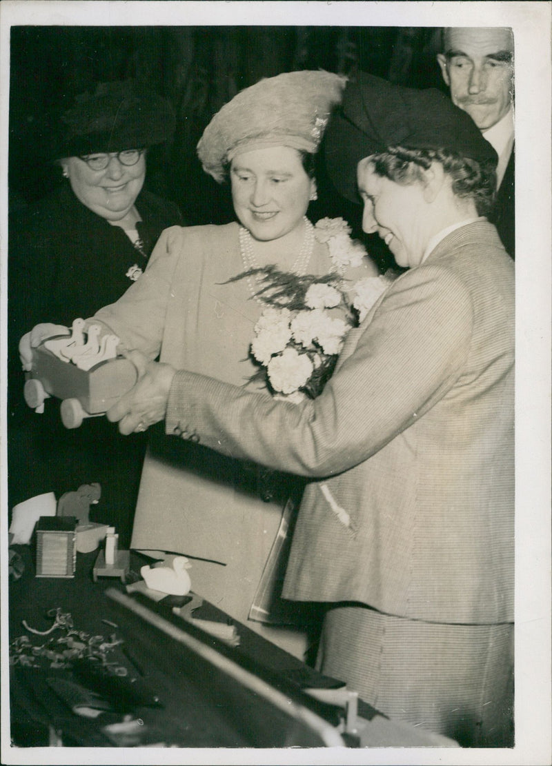 Queen Elizabeth Bowes-Lyon - Vintage Photograph