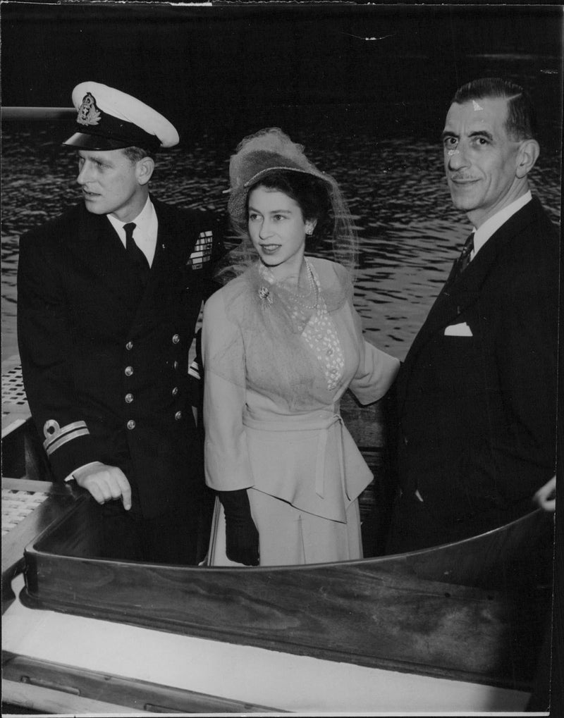 Leaving by boat - Vintage Photograph