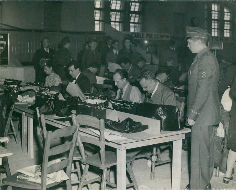 Press people - Vintage Photograph