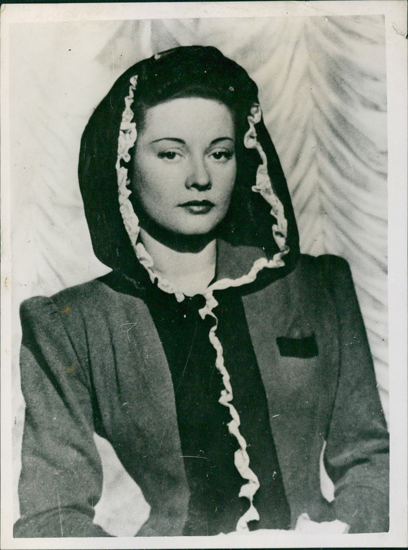 Maria Denis - Vintage Photograph