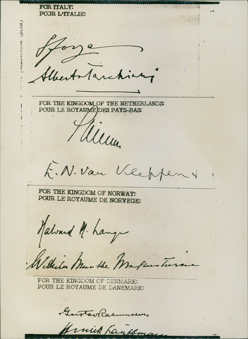 Signatures - Vintage Photograph