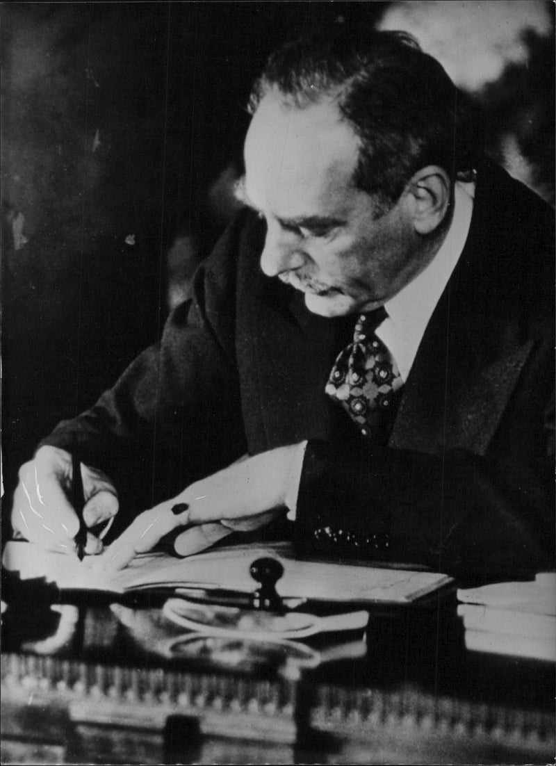 Signature - Vintage Photograph