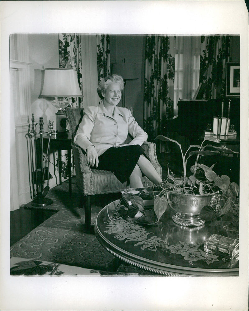 FECI GREEND YON HOTOGRAPH PRO ONLY SECURE YOU CONSENT OUR SITHOUT USED THIS - Vintage Photograph