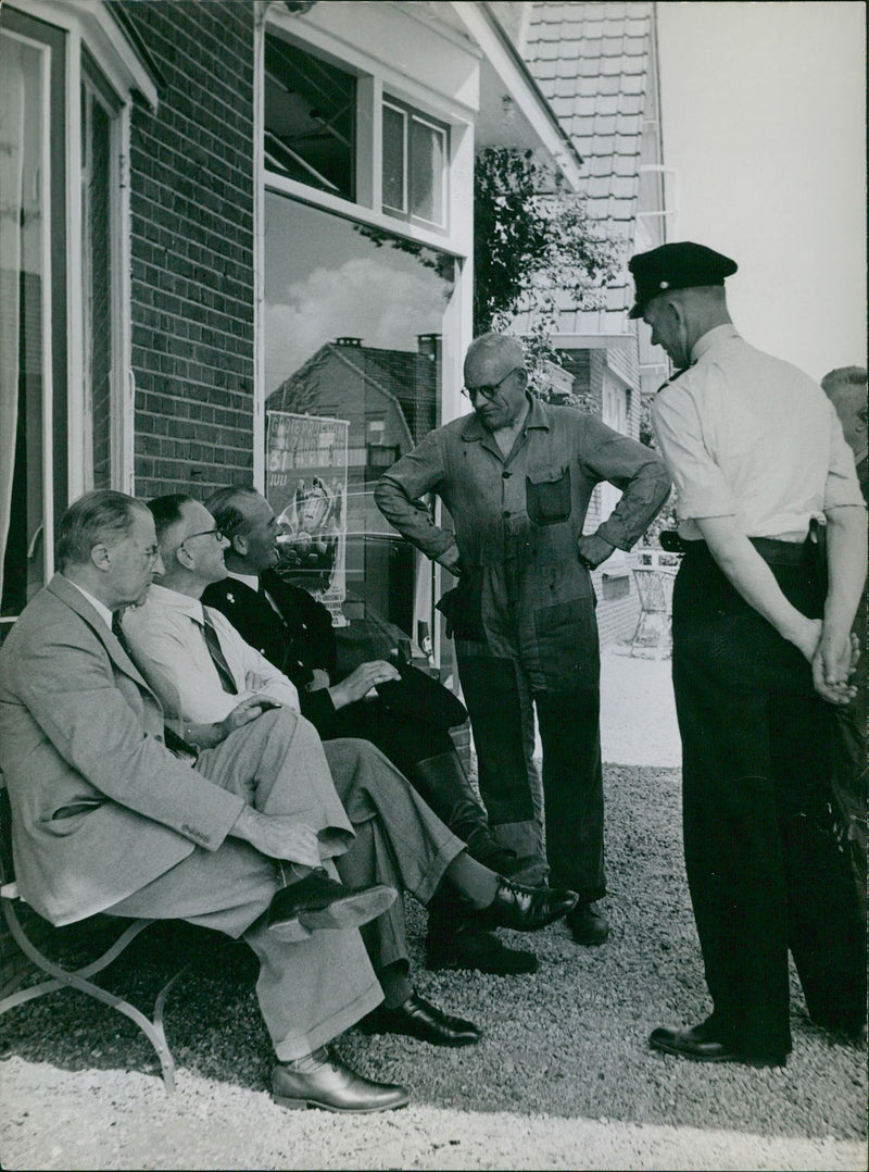 Casual conversation - Vintage Photograph