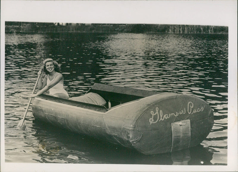 Lady sailing the "Glamour Puss" - Vintage Photograph