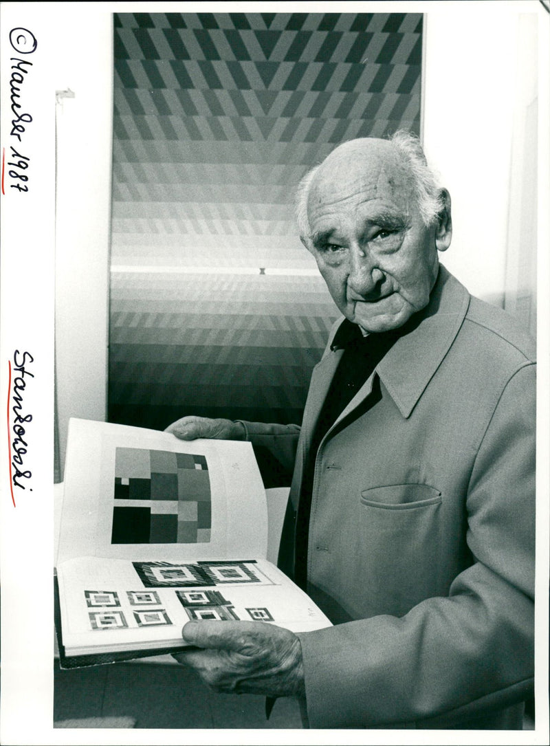 1982 STANKOWSKI MAUCHER HANGING FOLDER SIDE OPEN - Vintage Photograph