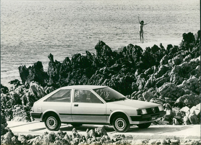 Alfa Romeo Arna SL - Vintage Photograph