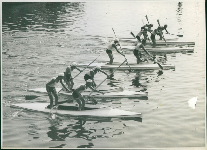 Stand up paddle - Vintage Photograph