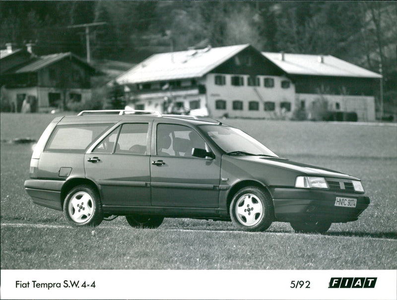 Fiat Tempra S.VW. 4x4 - Vintage Photograph