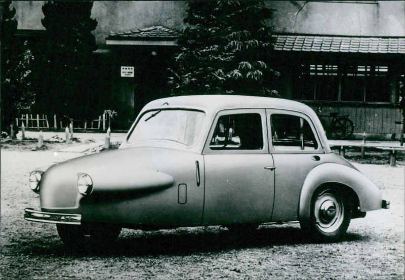 Daihatsu Bee - Vintage Photograph