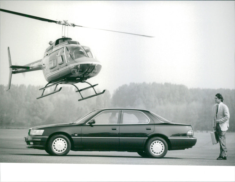 Lexus LS 400 - Vintage Photograph