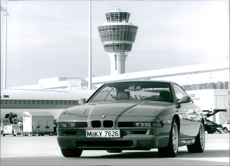 BMW 850CSi - Vintage Photograph