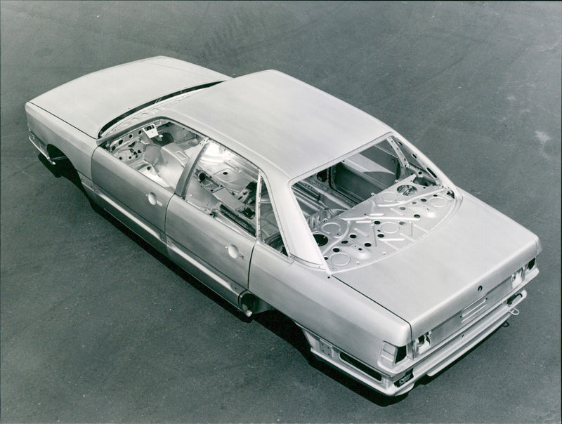 Audi 100/200 - Vintage Photograph