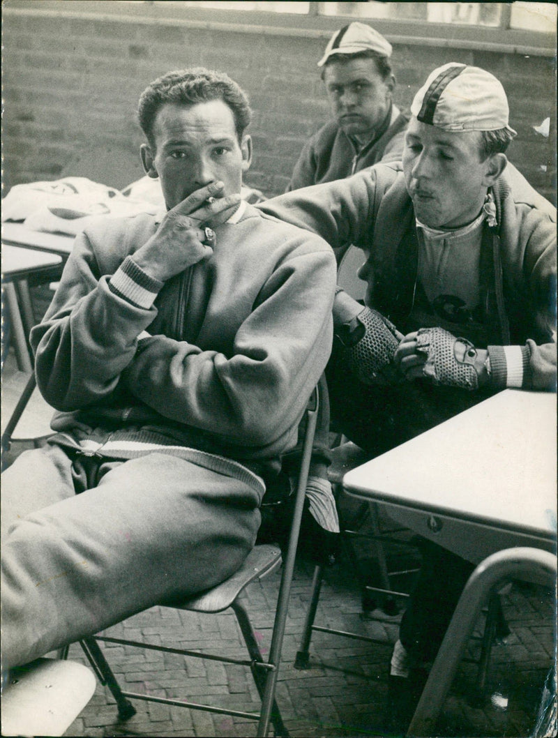 Cyclist group - Vintage Photograph