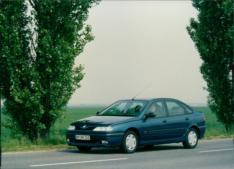 Renault Lagun RT 2.0 - Vintage Photograph