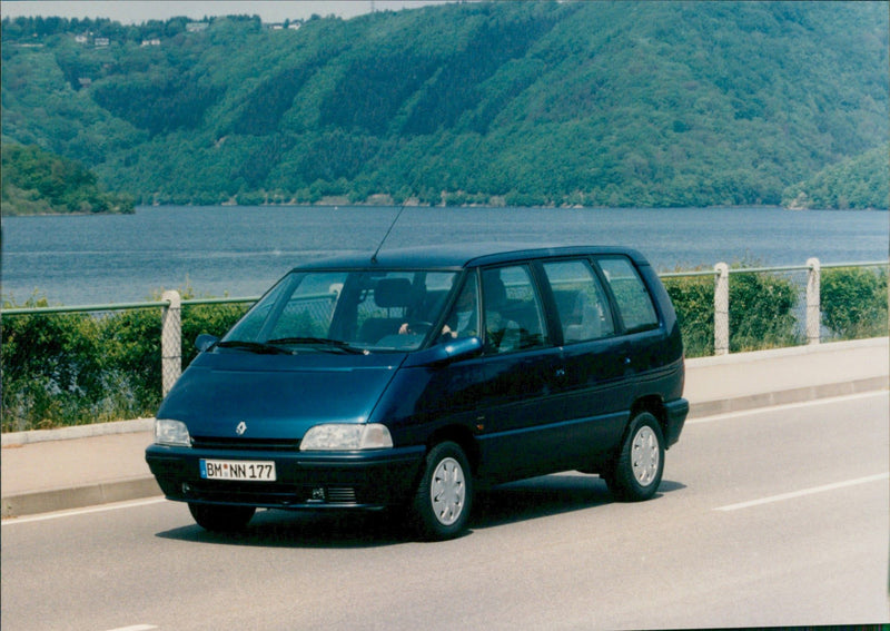 Renault Espace Limited 2.2 - Vintage Photograph