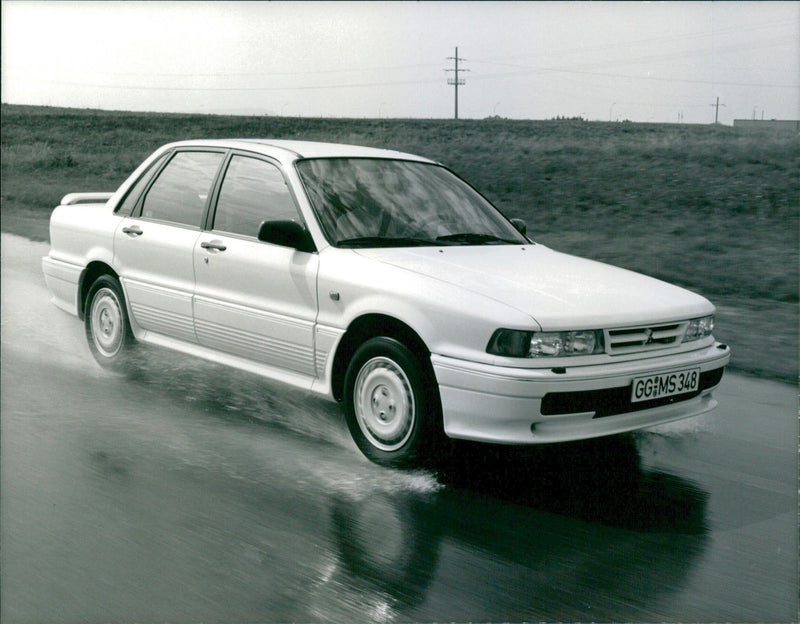 1988 Mitsubishi Galant GTi-16V - Vintage Photograph