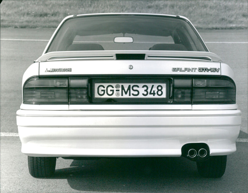 1988 Mitsubishi Galant GTi-16V - Vintage Photograph