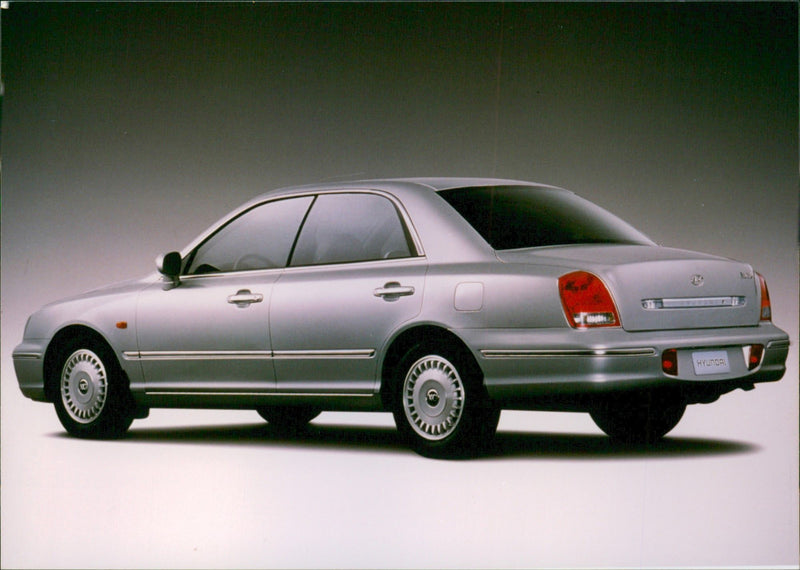 HYUNDAI XG - Vintage Photograph