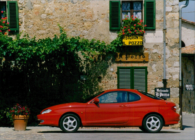 Hyundai Coupé - Vintage Photograph