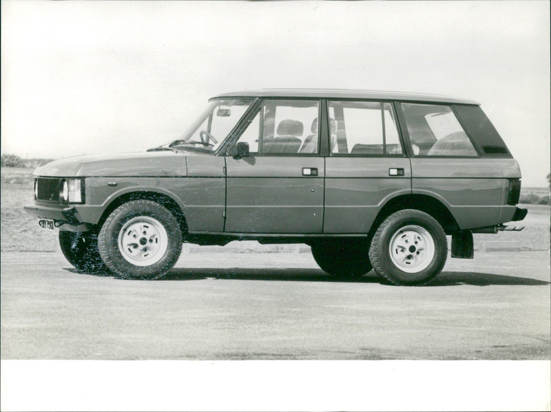 Range Rover - Vintage Photograph
