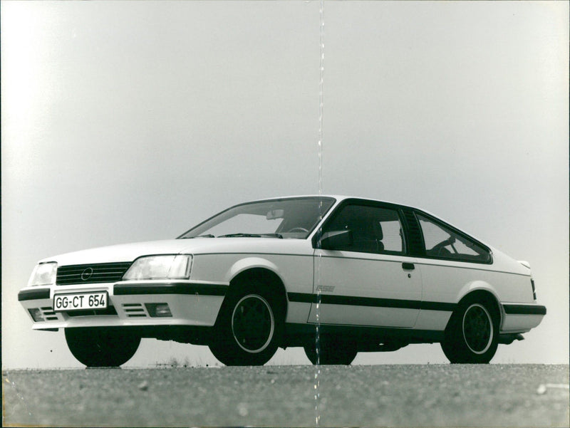 Opel Monza GSE - Vintage Photograph