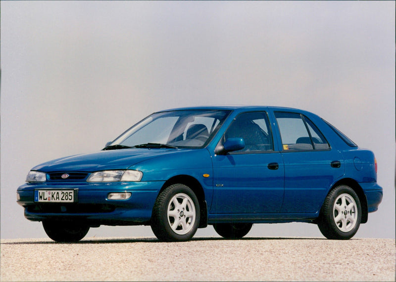 KIA 1997 - Vintage Photograph