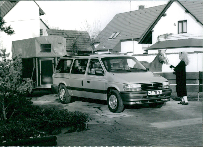 1992 Chrysler Grand Voyager 3.3 1 - Vintage Photograph