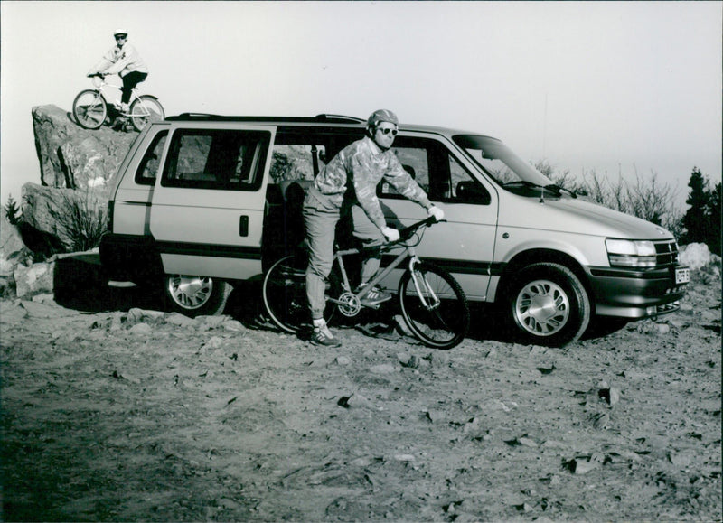 1992 Chrysler Grand Voyager, 3.3 1 - Vintage Photograph