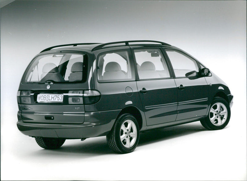 VW Sharan 1.8 T Trendline - Vintage Photograph