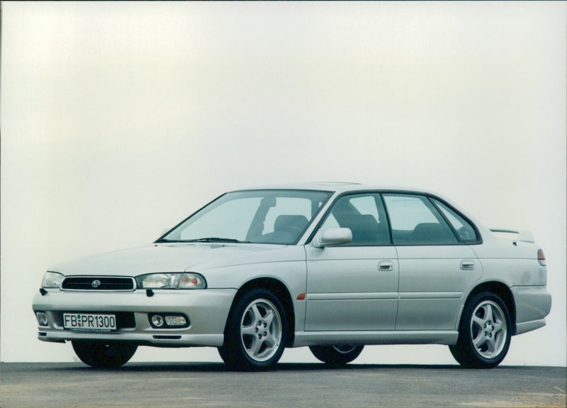 Subaru Legacy Limousine 2.5 GX - Vintage Photograph