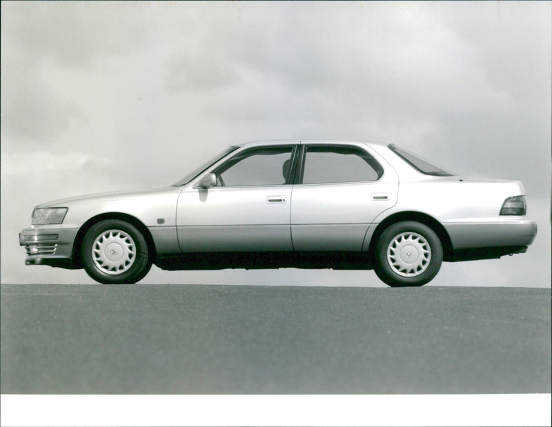 1990 Lexus LS 400 - Vintage Photograph