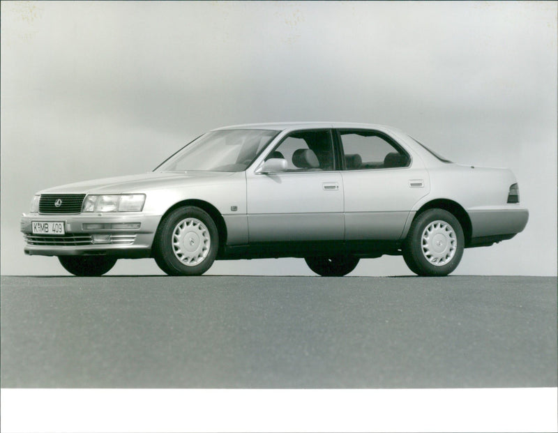 1990 Lexus LS 400 - Vintage Photograph