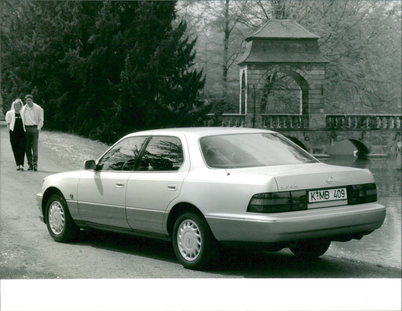 1990 Lexus LS 400 - Vintage Photograph