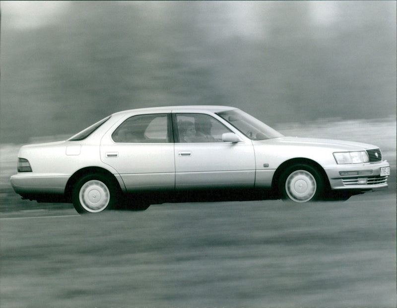 1990 Lexus LS 400 - Vintage Photograph