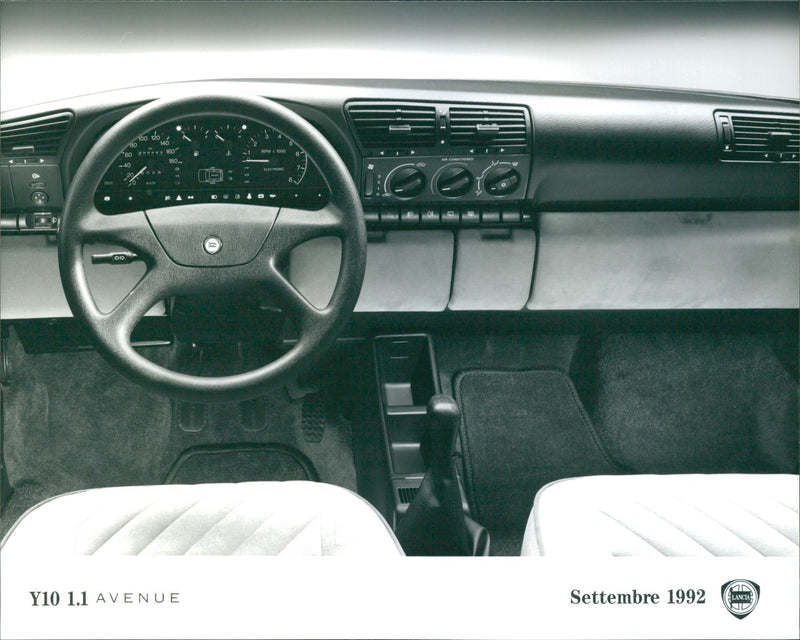 1992 Lancia Y10 1.1 Avenue - Vintage Photograph