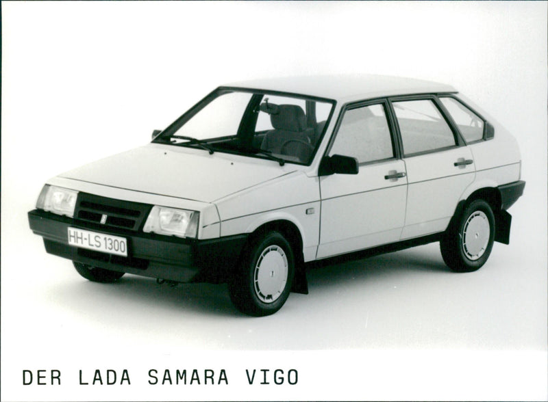 DER LADA SAMARA VIGO - Vintage Photograph