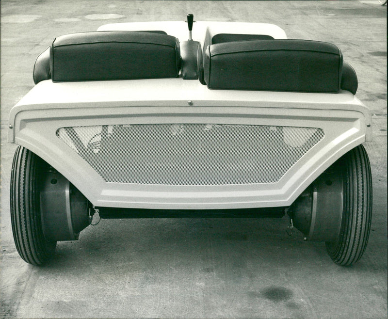 Electronic Car Jarret - Vintage Photograph