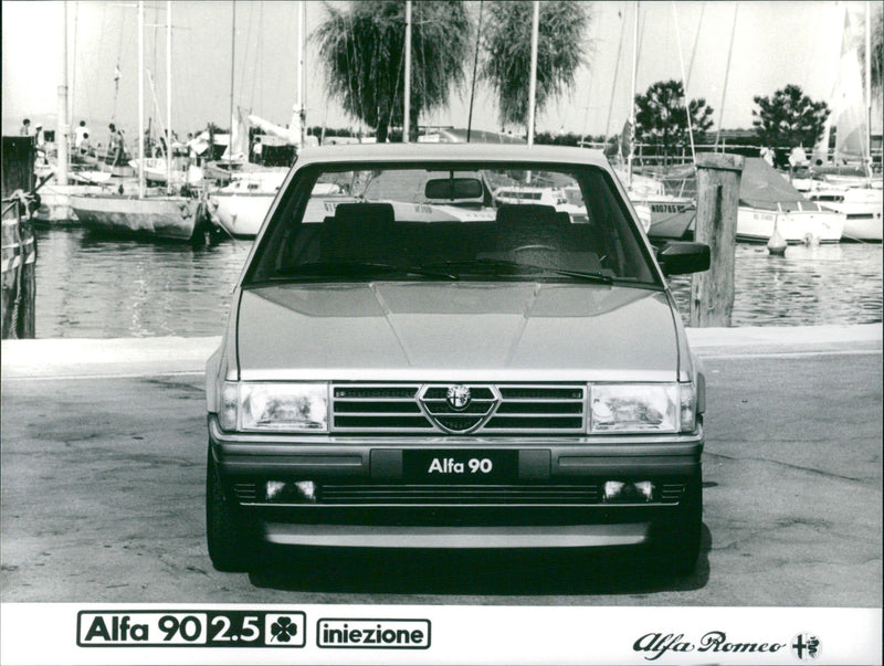 Alfa Romeo 90 2.5 injection - Vintage Photograph