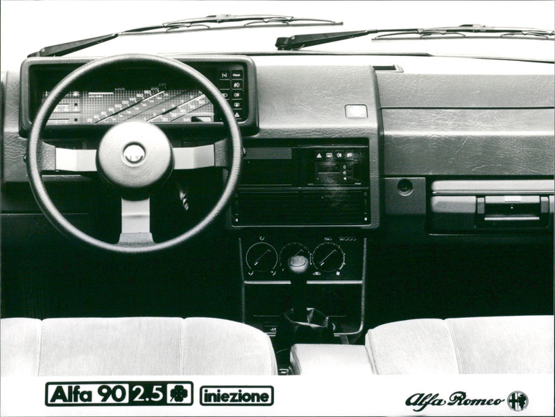 Alfa Romeo 90 2.5 injection - Vintage Photograph