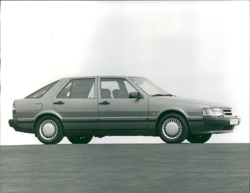 1991 Saab 9000 2.3-16 - Vintage Photograph