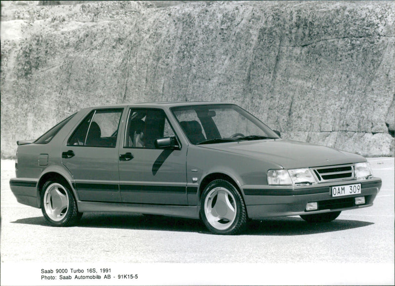 1991 Saab 9000 Turbo 16S - Vintage Photograph