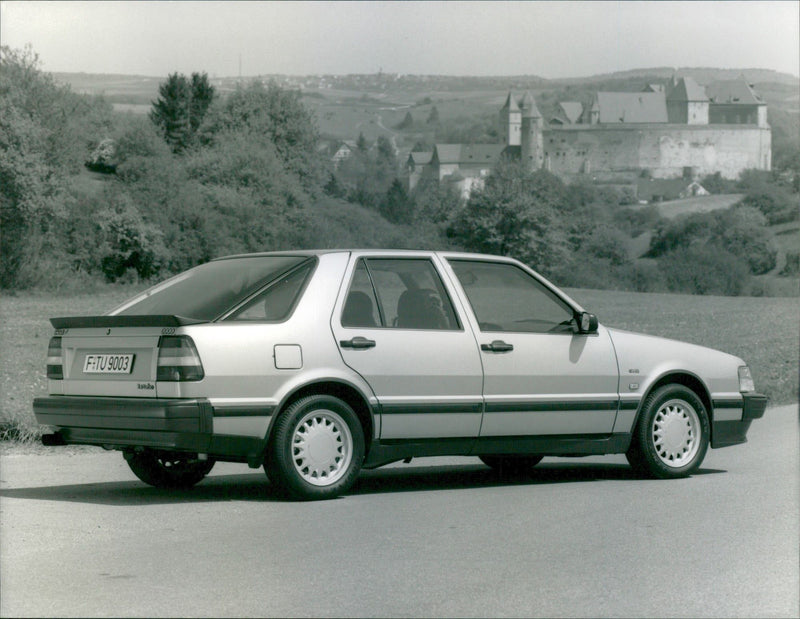 1991 Saab 9000 2.3 Turbo - Vintage Photograph
