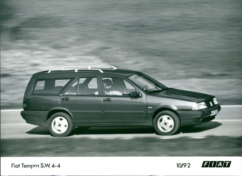 1992 Fiat Tempra S, W. 4 × 4 - Vintage Photograph