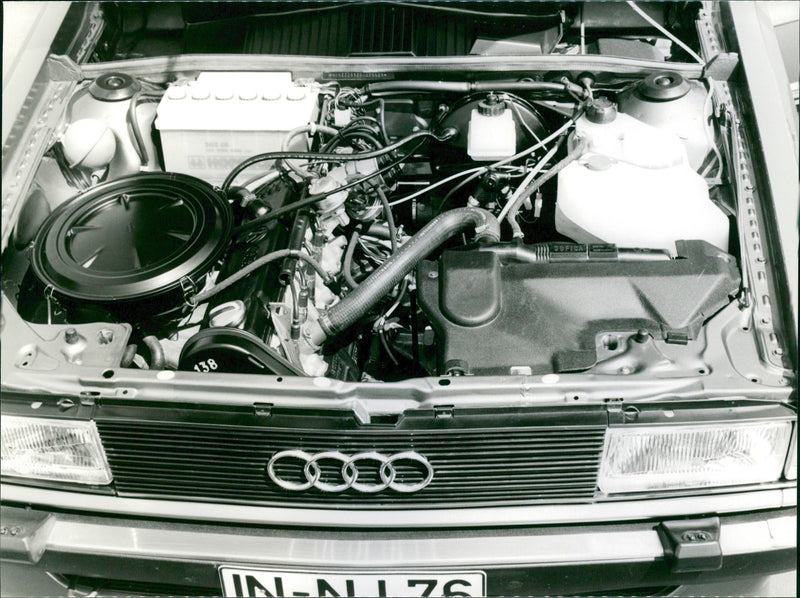 Audi 80 CD - Vintage Photograph
